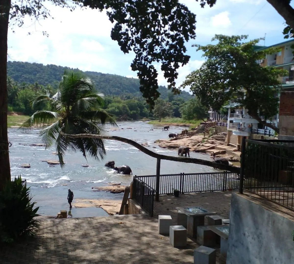 The Villa Sun Shine Batepola  Guest house